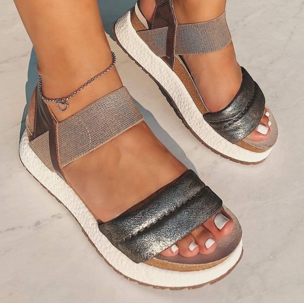 OTBT Libra in silver wedge sandals